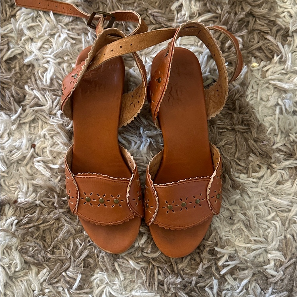 Elf Paloma Leather Sandal in Vintage Camel Size 7.5